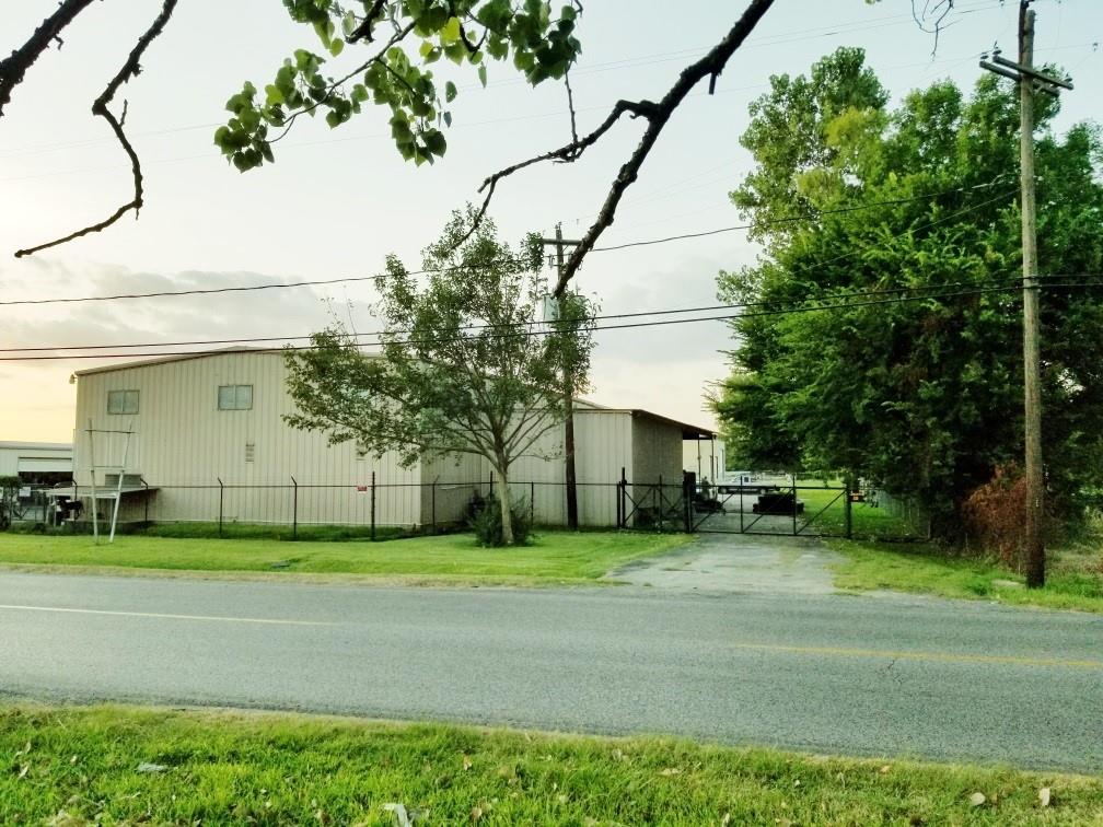 410 1 Canino Road, Houston, Texas 77037, 2 Bedrooms Bedrooms, 3 Rooms Rooms,2 BathroomsBathrooms,Single-family,For Sale,Canino,88969381