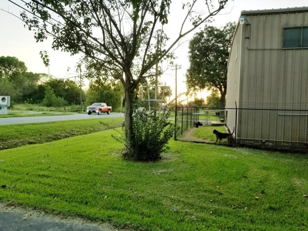 410 1 Canino Road, Houston, Texas 77037, 2 Bedrooms Bedrooms, 3 Rooms Rooms,2 BathroomsBathrooms,Single-family,For Sale,Canino,88969381