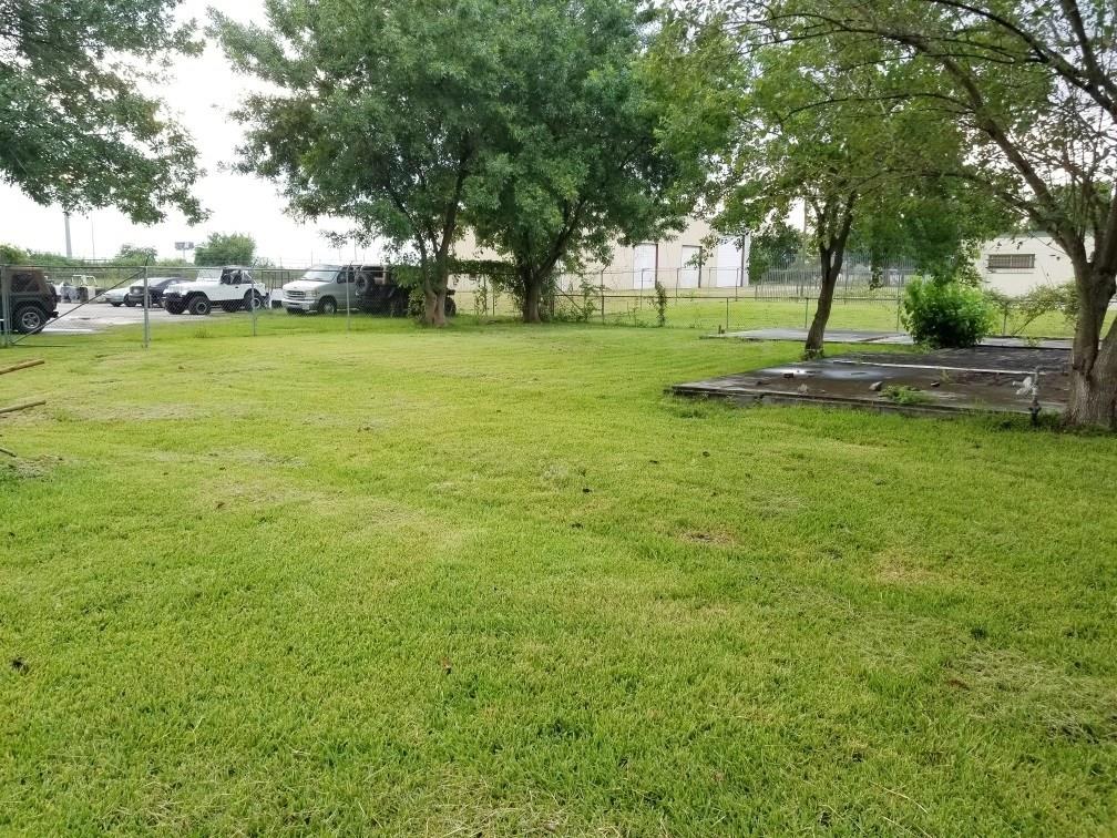 410 1 Canino Road, Houston, Texas 77037, 2 Bedrooms Bedrooms, 3 Rooms Rooms,2 BathroomsBathrooms,Single-family,For Sale,Canino,88969381