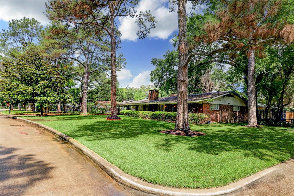 4532 1 Bryn Mawr Lane, Houston, Texas 77027, 3 Bedrooms Bedrooms, 10 Rooms Rooms,2 BathroomsBathrooms,Single-family,For Sale,Bryn Mawr,2847288