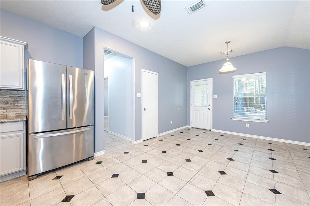 3 1 Thicket Grove Place, The Woodlands, Texas 77385, 3 Bedrooms Bedrooms, 6 Rooms Rooms,2 BathroomsBathrooms,Single-family,For Sale,Thicket Grove,63301482