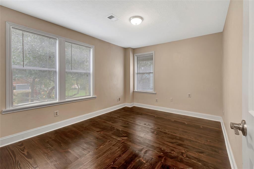 919 3 Grove Road, Clear Lake Shores, Texas 77565, 4 Bedrooms Bedrooms, 10 Rooms Rooms,3 BathroomsBathrooms,Single-family,For Sale,Grove,75130878