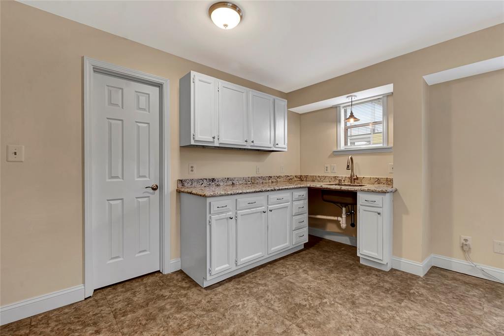 919 3 Grove Road, Clear Lake Shores, Texas 77565, 4 Bedrooms Bedrooms, 10 Rooms Rooms,3 BathroomsBathrooms,Single-family,For Sale,Grove,75130878