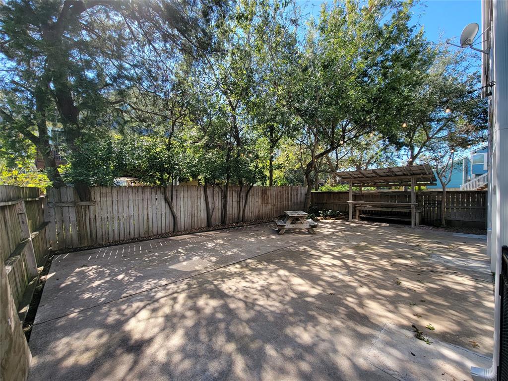 919 3 Grove Road, Clear Lake Shores, Texas 77565, 4 Bedrooms Bedrooms, 10 Rooms Rooms,3 BathroomsBathrooms,Single-family,For Sale,Grove,75130878