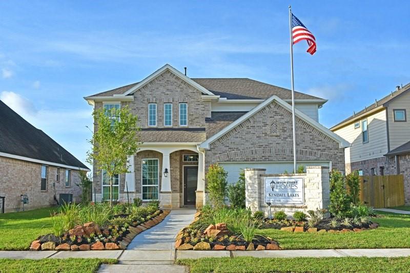 305 2 Lake Line Drive, Alvin, Texas 77511, 4 Bedrooms Bedrooms, 13 Rooms Rooms,2 BathroomsBathrooms,Single-family,For Sale,Lake Line,61647932