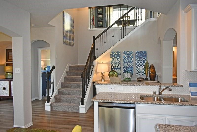 305 2 Lake Line Drive, Alvin, Texas 77511, 4 Bedrooms Bedrooms, 13 Rooms Rooms,2 BathroomsBathrooms,Single-family,For Sale,Lake Line,61647932