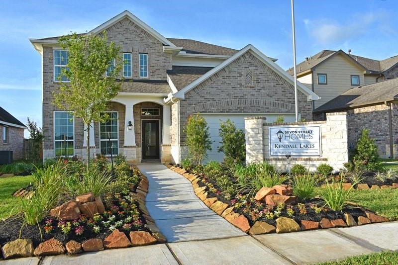 305 2 Lake Line Drive, Alvin, Texas 77511, 4 Bedrooms Bedrooms, 13 Rooms Rooms,2 BathroomsBathrooms,Single-family,For Sale,Lake Line,61647932