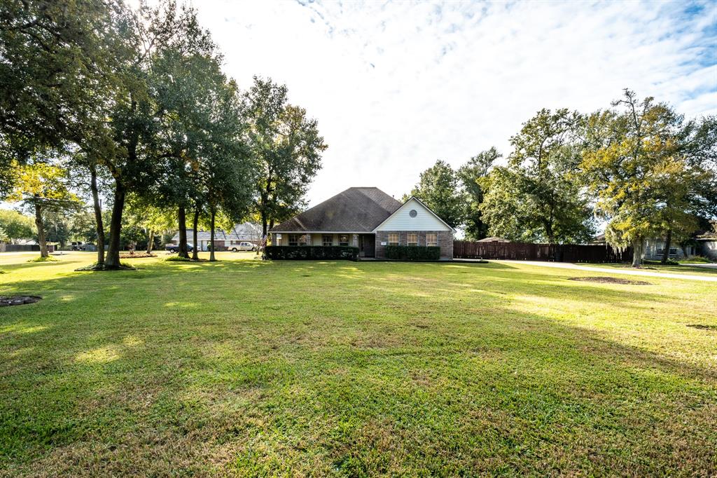 203 1 Whites Lake Estates Drive, Highlands, Texas 77562, 3 Bedrooms Bedrooms, 3 Rooms Rooms,2 BathroomsBathrooms,Single-family,For Sale,Whites Lake Estates,26639813