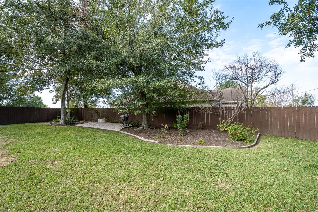 203 1 Whites Lake Estates Drive, Highlands, Texas 77562, 3 Bedrooms Bedrooms, 3 Rooms Rooms,2 BathroomsBathrooms,Single-family,For Sale,Whites Lake Estates,26639813