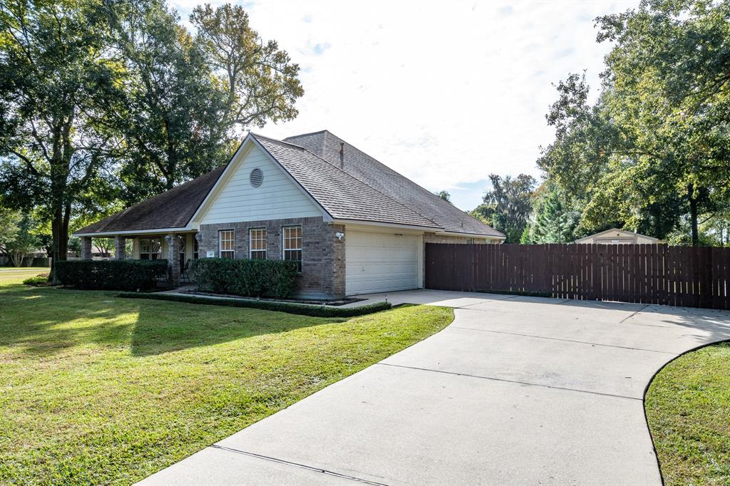 203 1 Whites Lake Estates Drive, Highlands, Texas 77562, 3 Bedrooms Bedrooms, 3 Rooms Rooms,2 BathroomsBathrooms,Single-family,For Sale,Whites Lake Estates,26639813