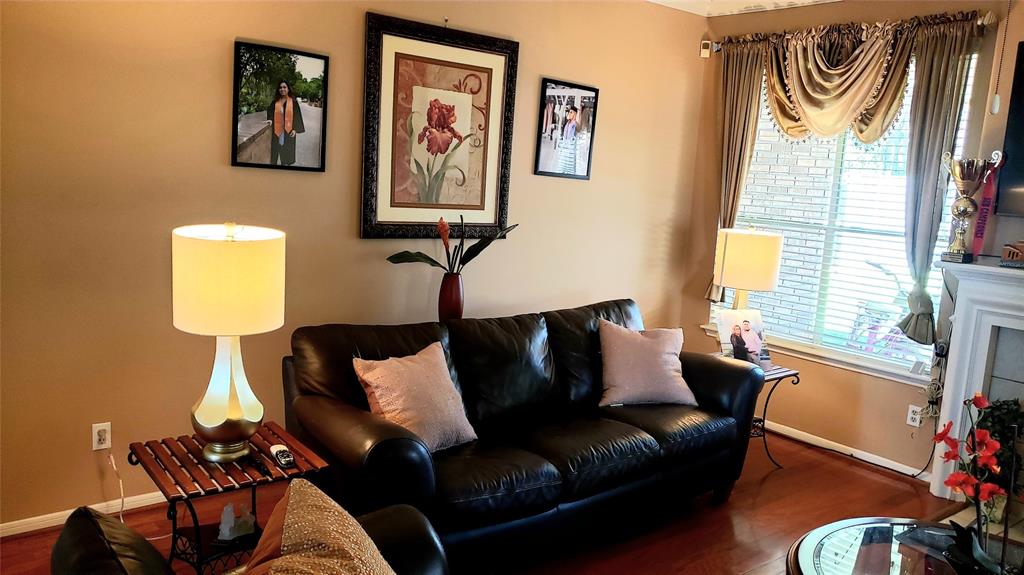 11310 2 Chestnut Woods Trail, Houston, Texas 77065, 4 Bedrooms Bedrooms, 4 Rooms Rooms,3 BathroomsBathrooms,Single-family,For Sale,Chestnut Woods,64353450