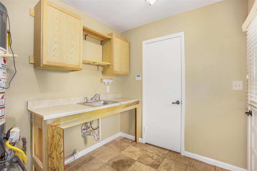 5033 1 Viking Drive, Houston, Texas 77092, 4 Bedrooms Bedrooms, 8 Rooms Rooms,2 BathroomsBathrooms,Single-family,For Sale,Viking,70556648