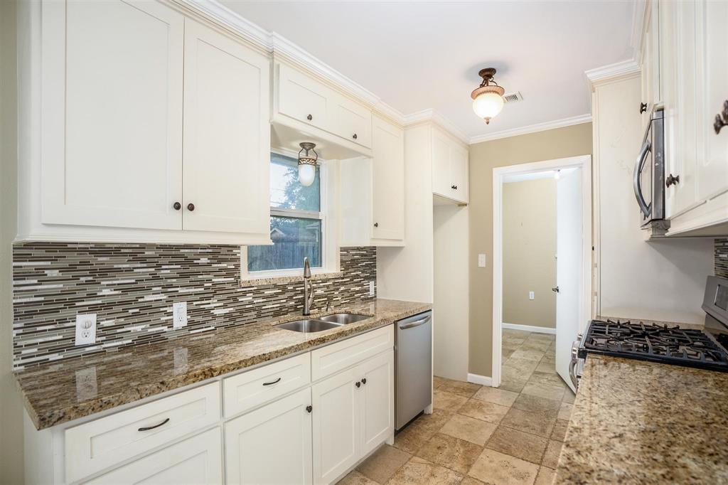 5033 1 Viking Drive, Houston, Texas 77092, 4 Bedrooms Bedrooms, 8 Rooms Rooms,2 BathroomsBathrooms,Single-family,For Sale,Viking,70556648
