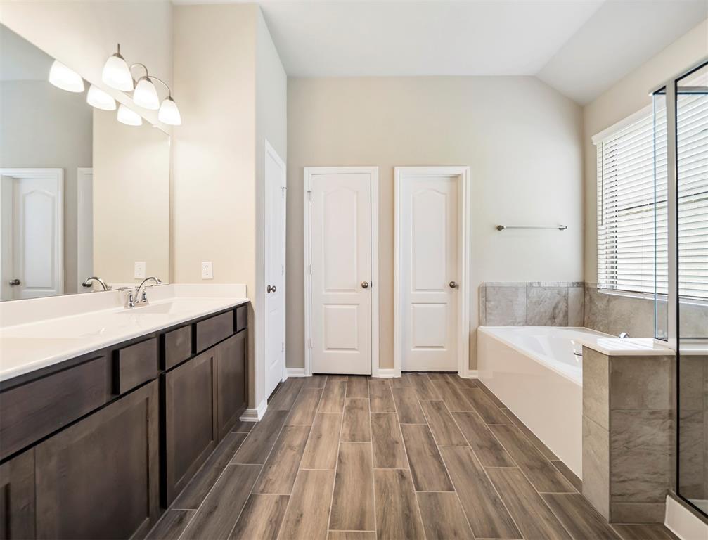 6706 2 Aspen Peak Drive, Baytown, Texas 77521, 4 Bedrooms Bedrooms, 6 Rooms Rooms,3 BathroomsBathrooms,Single-family,For Sale,Aspen Peak,58402303