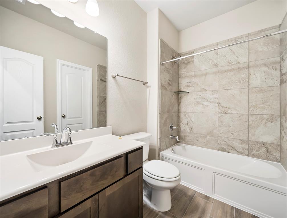 6706 2 Aspen Peak Drive, Baytown, Texas 77521, 4 Bedrooms Bedrooms, 6 Rooms Rooms,3 BathroomsBathrooms,Single-family,For Sale,Aspen Peak,58402303