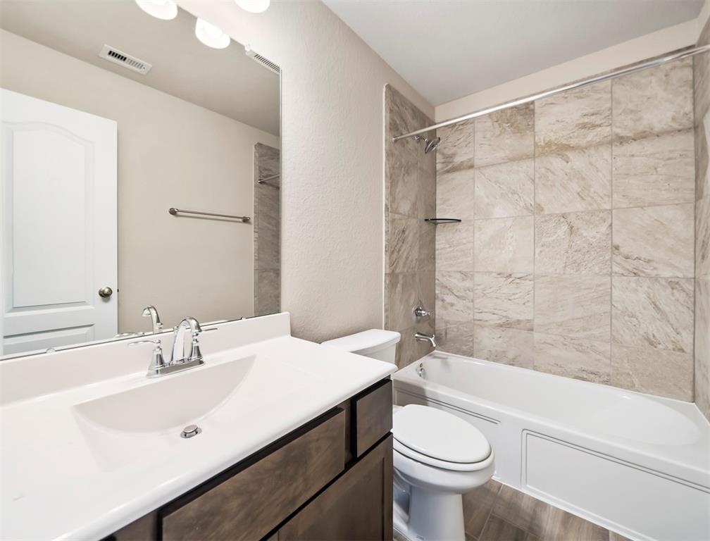 6706 2 Aspen Peak Drive, Baytown, Texas 77521, 4 Bedrooms Bedrooms, 6 Rooms Rooms,3 BathroomsBathrooms,Single-family,For Sale,Aspen Peak,58402303