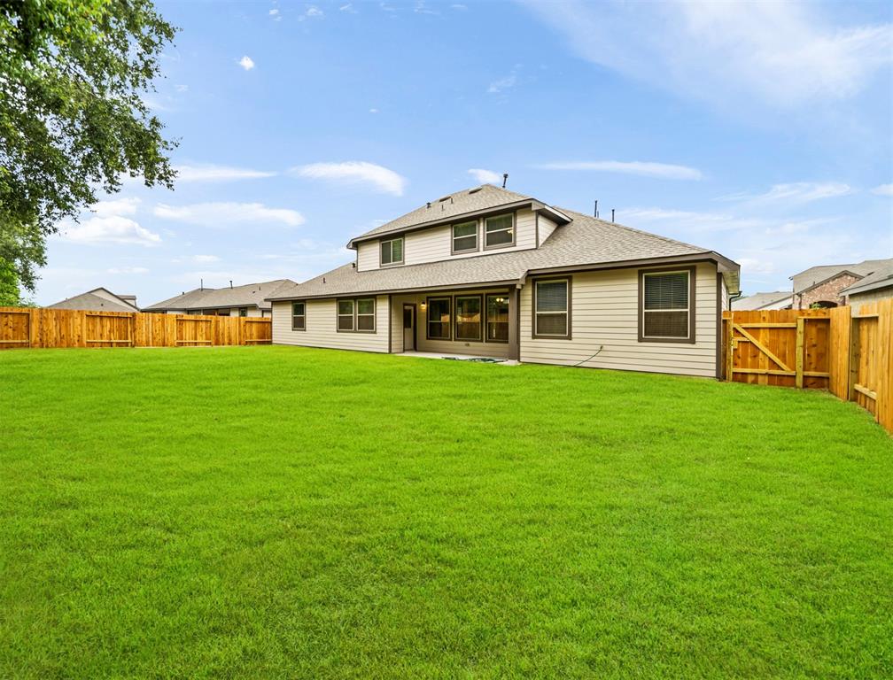 6706 2 Aspen Peak Drive, Baytown, Texas 77521, 4 Bedrooms Bedrooms, 6 Rooms Rooms,3 BathroomsBathrooms,Single-family,For Sale,Aspen Peak,58402303