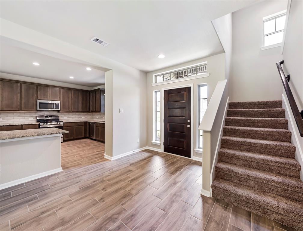 6706 2 Aspen Peak Drive, Baytown, Texas 77521, 4 Bedrooms Bedrooms, 6 Rooms Rooms,3 BathroomsBathrooms,Single-family,For Sale,Aspen Peak,58402303