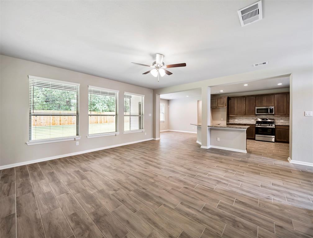 6706 2 Aspen Peak Drive, Baytown, Texas 77521, 4 Bedrooms Bedrooms, 6 Rooms Rooms,3 BathroomsBathrooms,Single-family,For Sale,Aspen Peak,58402303