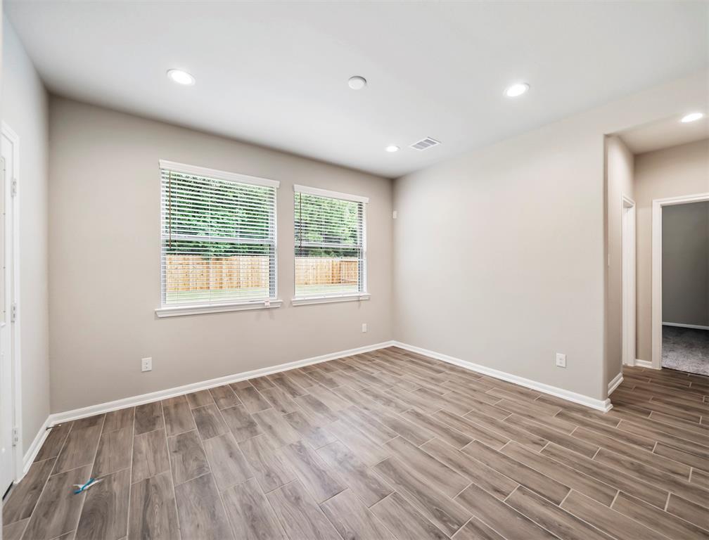 6706 2 Aspen Peak Drive, Baytown, Texas 77521, 4 Bedrooms Bedrooms, 6 Rooms Rooms,3 BathroomsBathrooms,Single-family,For Sale,Aspen Peak,58402303
