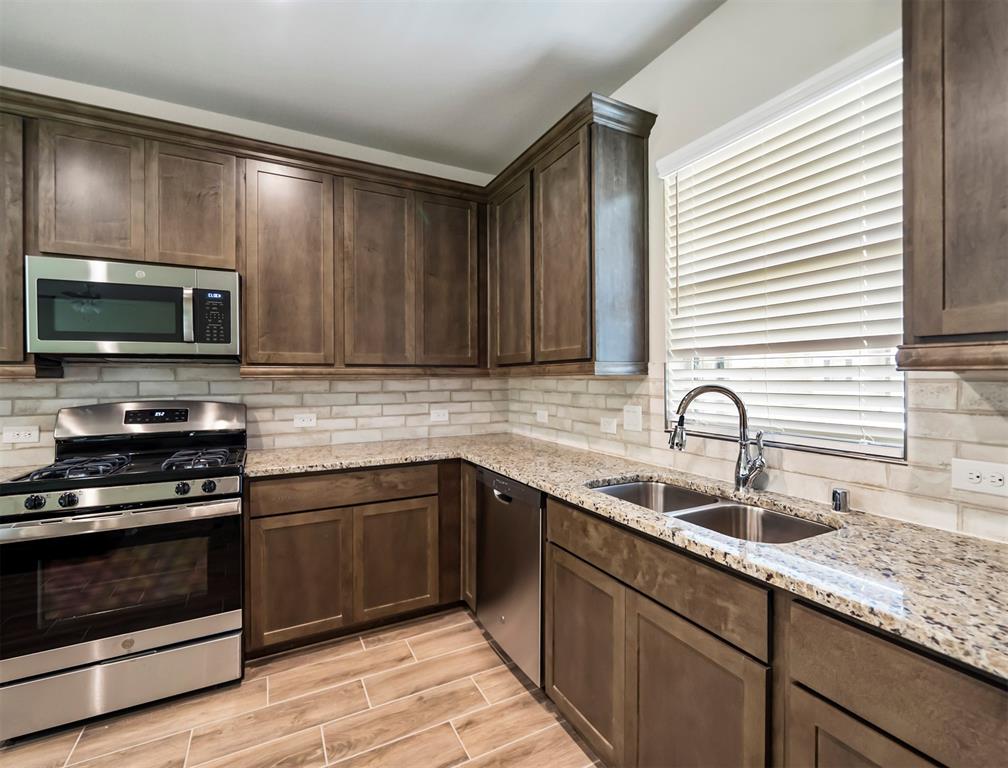 6706 2 Aspen Peak Drive, Baytown, Texas 77521, 4 Bedrooms Bedrooms, 6 Rooms Rooms,3 BathroomsBathrooms,Single-family,For Sale,Aspen Peak,58402303