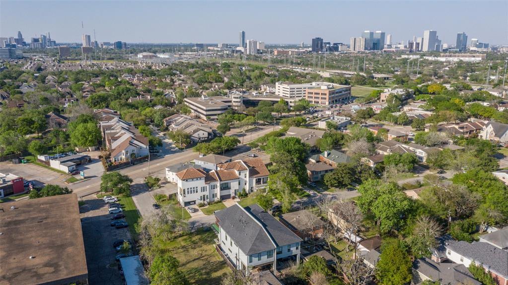 4535 2 Larch Lane, Bellaire, Texas 77401, 4 Bedrooms Bedrooms, 7 Rooms Rooms,3 BathroomsBathrooms,Townhouse/condo,For Sale,Larch,64376928