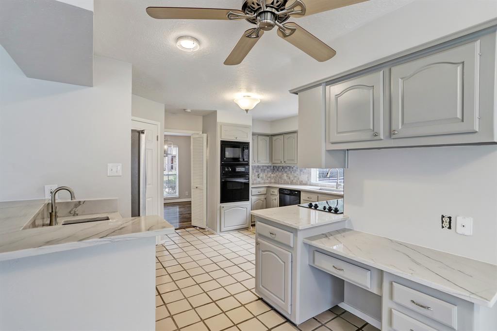 3210 2 Knoll Manor Drive, Kingwood, Texas 77345, 4 Bedrooms Bedrooms, 8 Rooms Rooms,2 BathroomsBathrooms,Single-family,For Sale,Knoll Manor,73442921