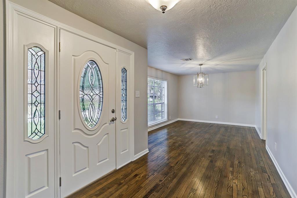 3210 2 Knoll Manor Drive, Kingwood, Texas 77345, 4 Bedrooms Bedrooms, 8 Rooms Rooms,2 BathroomsBathrooms,Single-family,For Sale,Knoll Manor,73442921