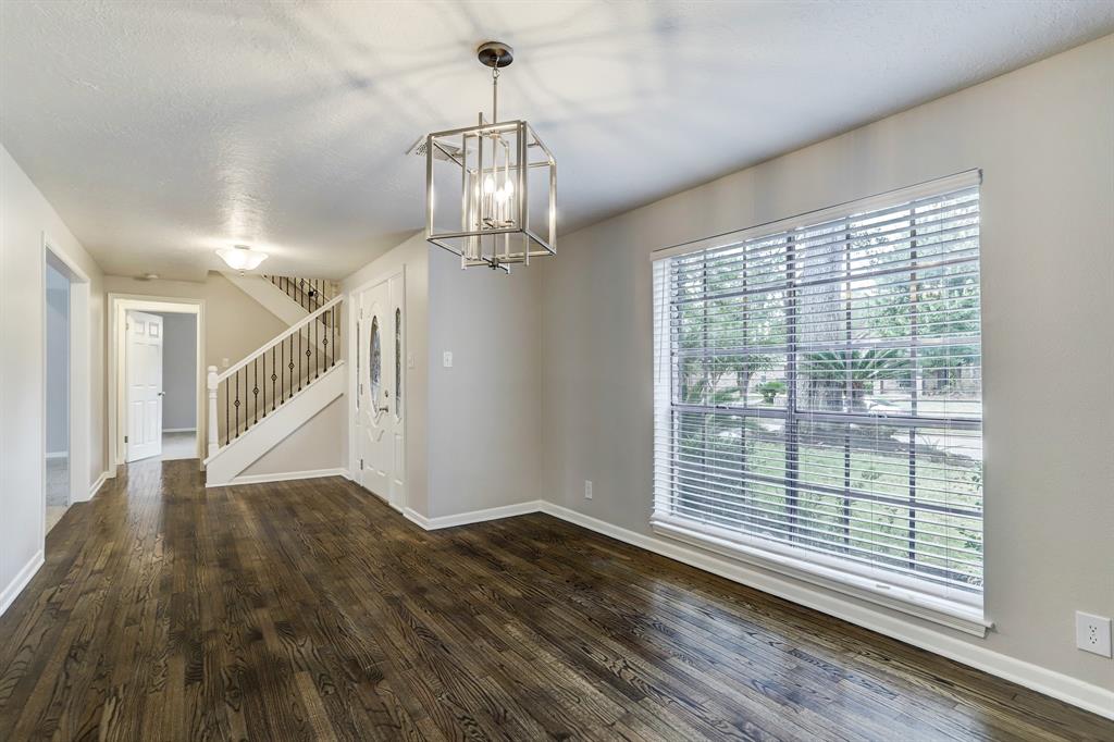 3210 2 Knoll Manor Drive, Kingwood, Texas 77345, 4 Bedrooms Bedrooms, 8 Rooms Rooms,2 BathroomsBathrooms,Single-family,For Sale,Knoll Manor,73442921