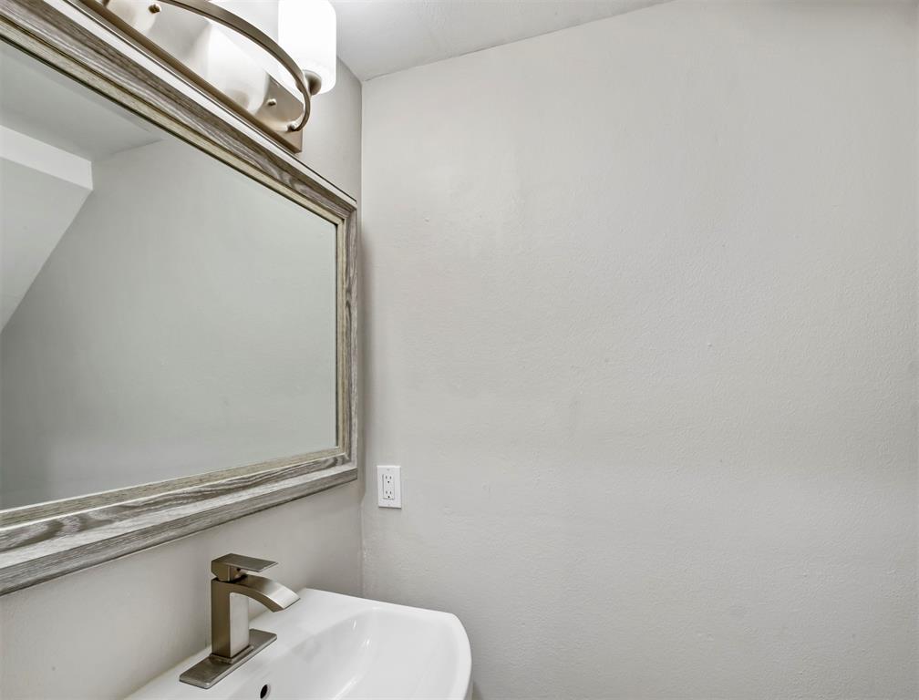 5218 1 Braesvalley Drive, Houston, Texas 77096, 4 Bedrooms Bedrooms, 7 Rooms Rooms,3 BathroomsBathrooms,Single-family,For Sale,Braesvalley,61191166
