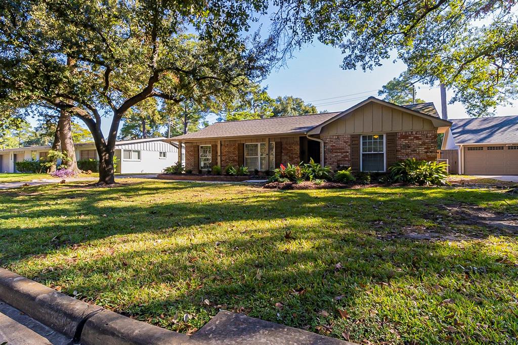 1822 1 Maux Drive, Houston, Texas 77043, 3 Bedrooms Bedrooms, 3 Rooms Rooms,2 BathroomsBathrooms,Single-family,For Sale,Maux,28223474