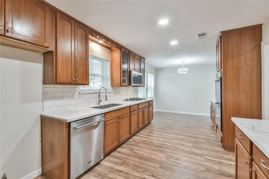 6207 2 Knollview Drive, Spring, Texas 77389, 4 Bedrooms Bedrooms, 8 Rooms Rooms,2 BathroomsBathrooms,Single-family,For Sale,Knollview,85131293