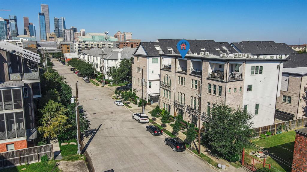 2711 4 Capitol Street, Houston, Texas 77003, 2 Bedrooms Bedrooms, 2 Rooms Rooms,2 BathroomsBathrooms,Townhouse/condo,For Sale,Capitol,91874593