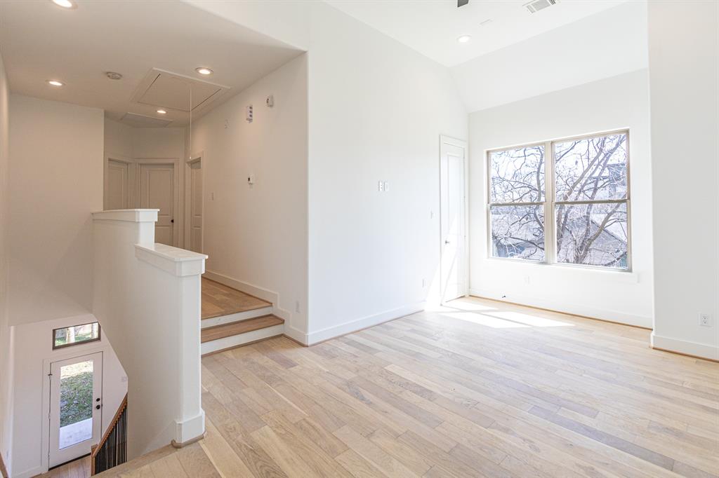 2607 2 Rosalie Street, Houston, Texas 77004, 3 Bedrooms Bedrooms, 4 Rooms Rooms,2 BathroomsBathrooms,Single-family,For Sale,Rosalie,52982734
