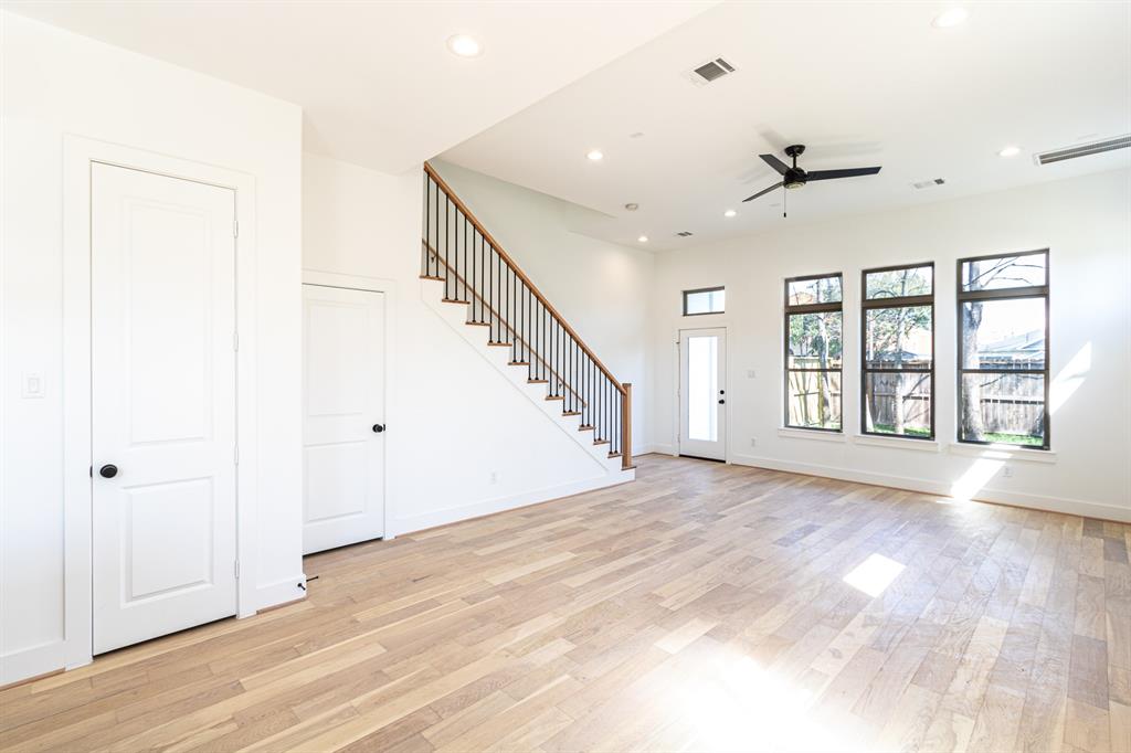 2607 2 Rosalie Street, Houston, Texas 77004, 3 Bedrooms Bedrooms, 4 Rooms Rooms,2 BathroomsBathrooms,Single-family,For Sale,Rosalie,52982734
