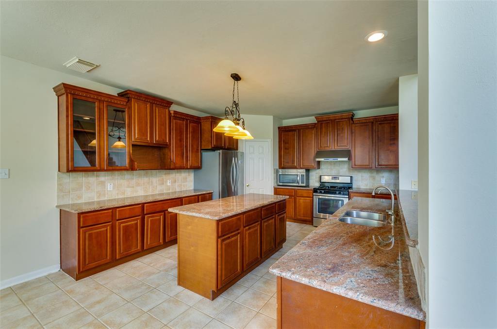 8115 2 Summer Wind Court, Sugar Land, Texas 77479, 5 Bedrooms Bedrooms, 13 Rooms Rooms,3 BathroomsBathrooms,Single-family,For Sale,Summer Wind,53880270