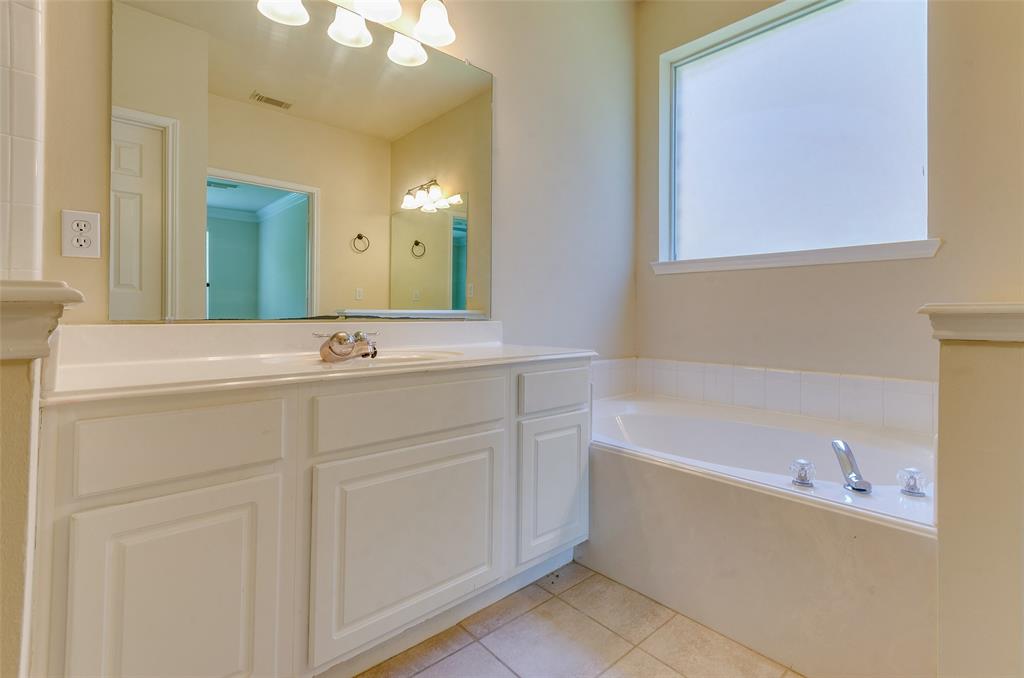 8115 2 Summer Wind Court, Sugar Land, Texas 77479, 5 Bedrooms Bedrooms, 13 Rooms Rooms,3 BathroomsBathrooms,Single-family,For Sale,Summer Wind,53880270