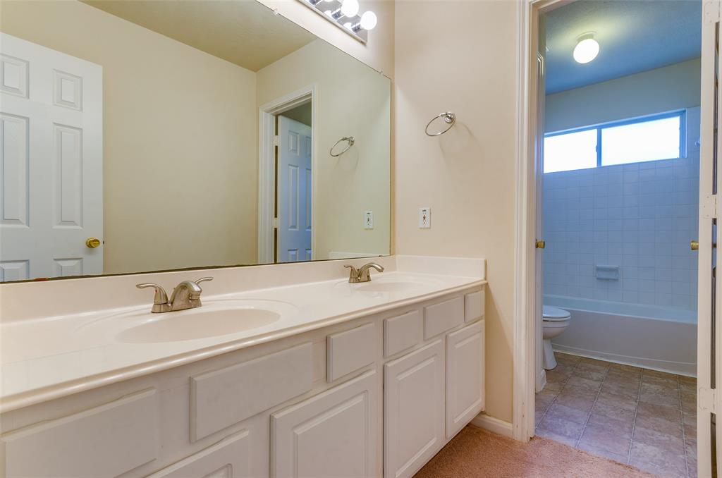 8115 2 Summer Wind Court, Sugar Land, Texas 77479, 5 Bedrooms Bedrooms, 13 Rooms Rooms,3 BathroomsBathrooms,Single-family,For Sale,Summer Wind,53880270