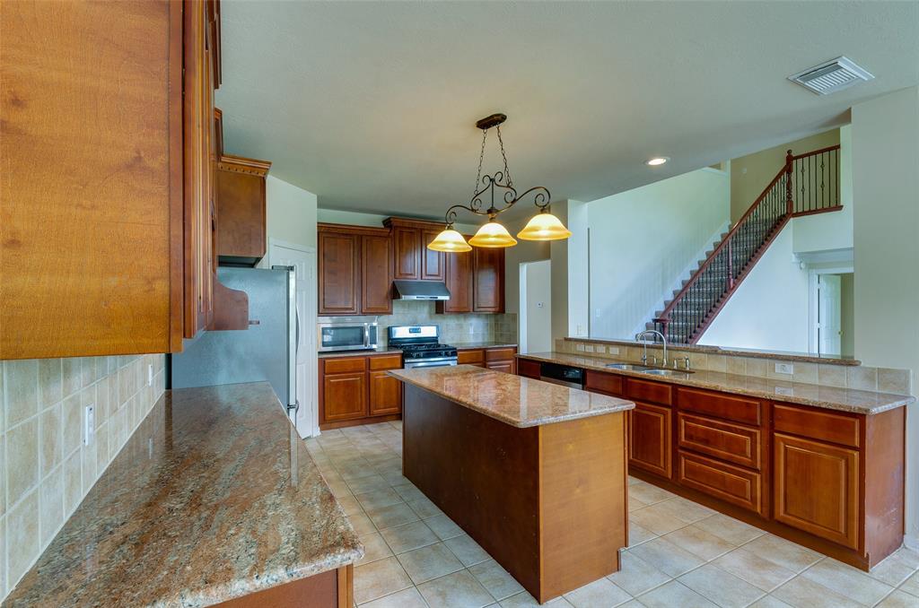 8115 2 Summer Wind Court, Sugar Land, Texas 77479, 5 Bedrooms Bedrooms, 13 Rooms Rooms,3 BathroomsBathrooms,Single-family,For Sale,Summer Wind,53880270