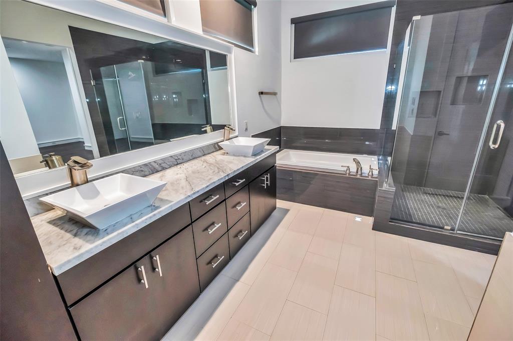 5226 4 Maxie Street, Houston, Texas 77007, 3 Bedrooms Bedrooms, 11 Rooms Rooms,3 BathroomsBathrooms,Single-family,For Sale,Maxie,57124909