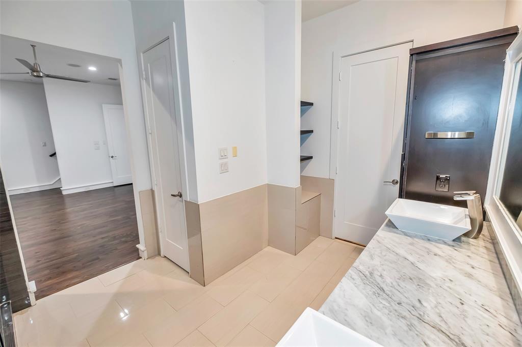 5226 4 Maxie Street, Houston, Texas 77007, 3 Bedrooms Bedrooms, 11 Rooms Rooms,3 BathroomsBathrooms,Single-family,For Sale,Maxie,57124909