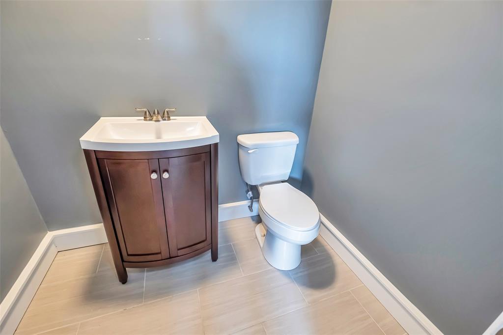 5226 4 Maxie Street, Houston, Texas 77007, 3 Bedrooms Bedrooms, 11 Rooms Rooms,3 BathroomsBathrooms,Single-family,For Sale,Maxie,57124909