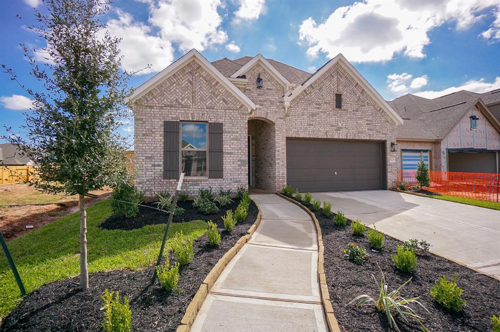 8738 1 Arbor Trail Drive, Missouri City, Texas 77459, 4 Bedrooms Bedrooms, 8 Rooms Rooms,3 BathroomsBathrooms,Single-family,For Sale,Arbor Trail Drive,31104203