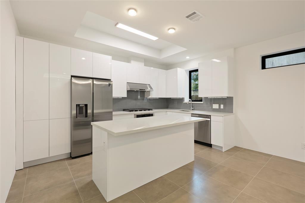 917 3 Nicholson Street, Houston, Texas 77008, 3 Bedrooms Bedrooms, 9 Rooms Rooms,2 BathroomsBathrooms,Single-family,For Sale,Nicholson,83981183