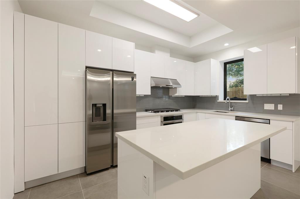 917 3 Nicholson Street, Houston, Texas 77008, 3 Bedrooms Bedrooms, 9 Rooms Rooms,2 BathroomsBathrooms,Single-family,For Sale,Nicholson,83981183