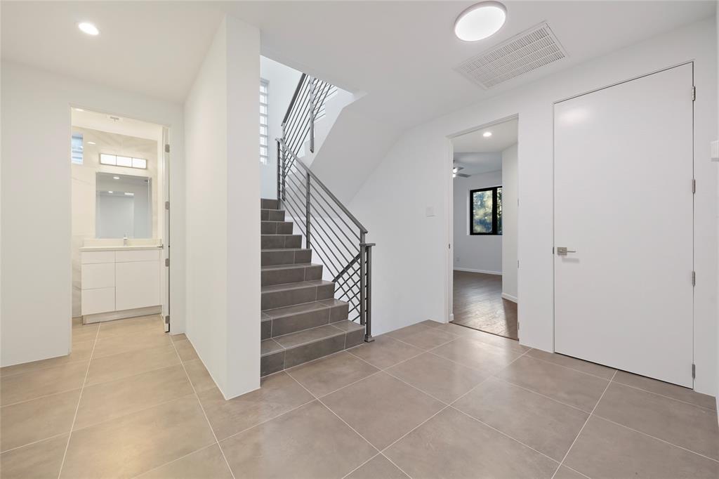 917 3 Nicholson Street, Houston, Texas 77008, 3 Bedrooms Bedrooms, 9 Rooms Rooms,2 BathroomsBathrooms,Single-family,For Sale,Nicholson,83981183