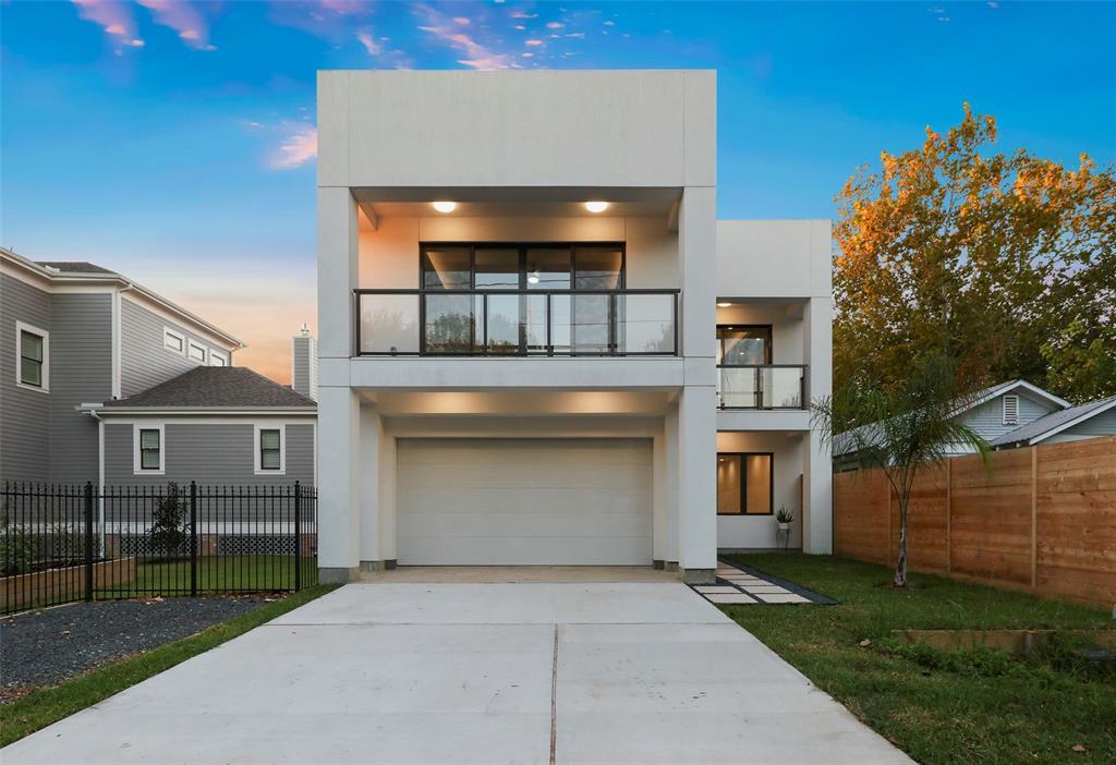 917 3 Nicholson Street, Houston, Texas 77008, 3 Bedrooms Bedrooms, 9 Rooms Rooms,2 BathroomsBathrooms,Single-family,For Sale,Nicholson,83981183