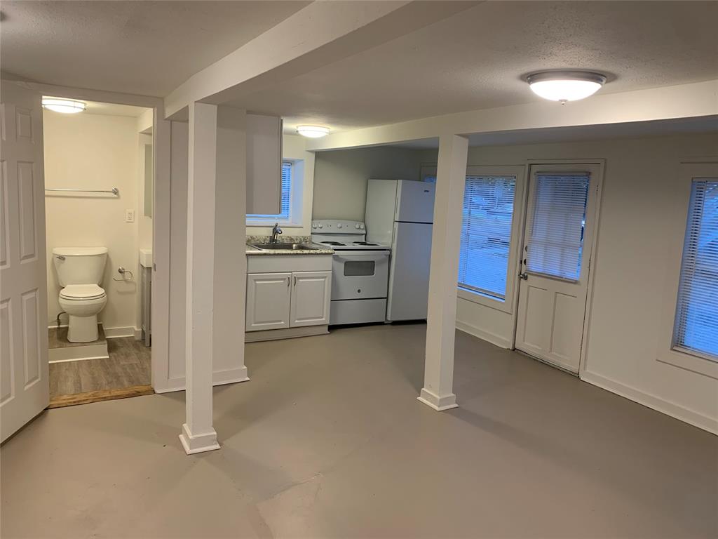 2402 2 Driscoll Street, Houston, Texas 77019, 1 Bedroom Bedrooms, ,1 BathroomBathrooms,Multi-family,For Sale,Driscoll,77193506
