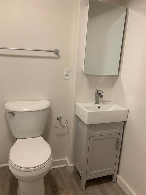 2402 2 Driscoll Street, Houston, Texas 77019, 1 Bedroom Bedrooms, ,1 BathroomBathrooms,Multi-family,For Sale,Driscoll,77193506