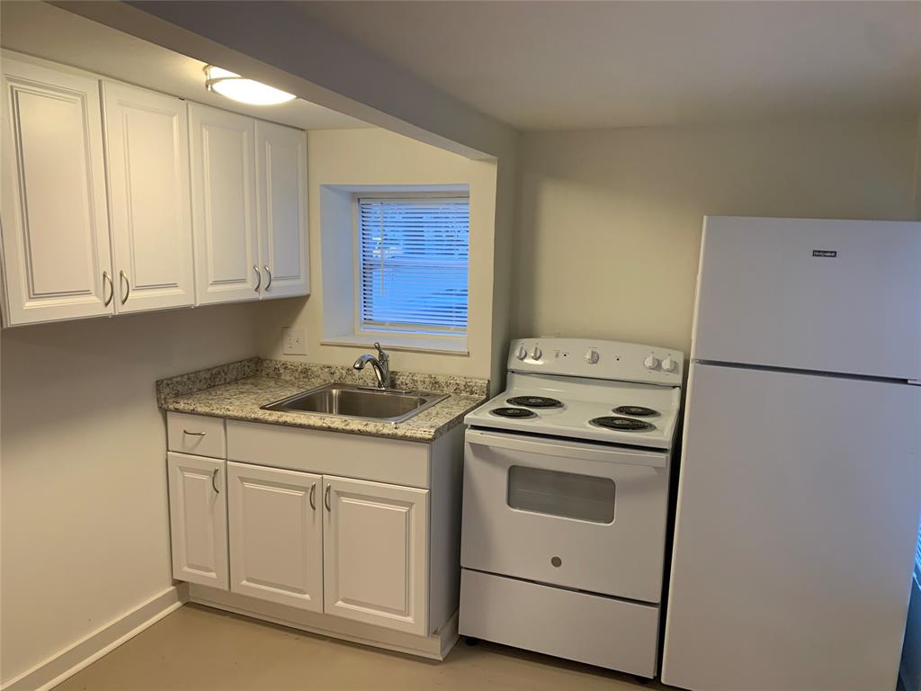 2402 2 Driscoll Street, Houston, Texas 77019, 1 Bedroom Bedrooms, ,1 BathroomBathrooms,Multi-family,For Sale,Driscoll,77193506